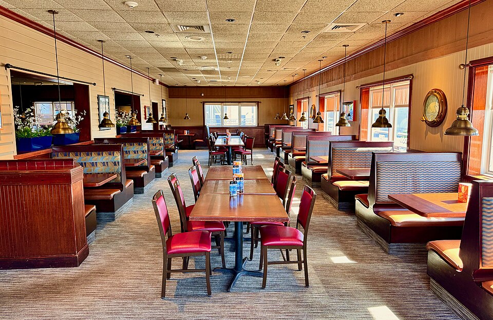 Florida Restaurant Insurance Florida restaurant dining room covered by restaurant insurance